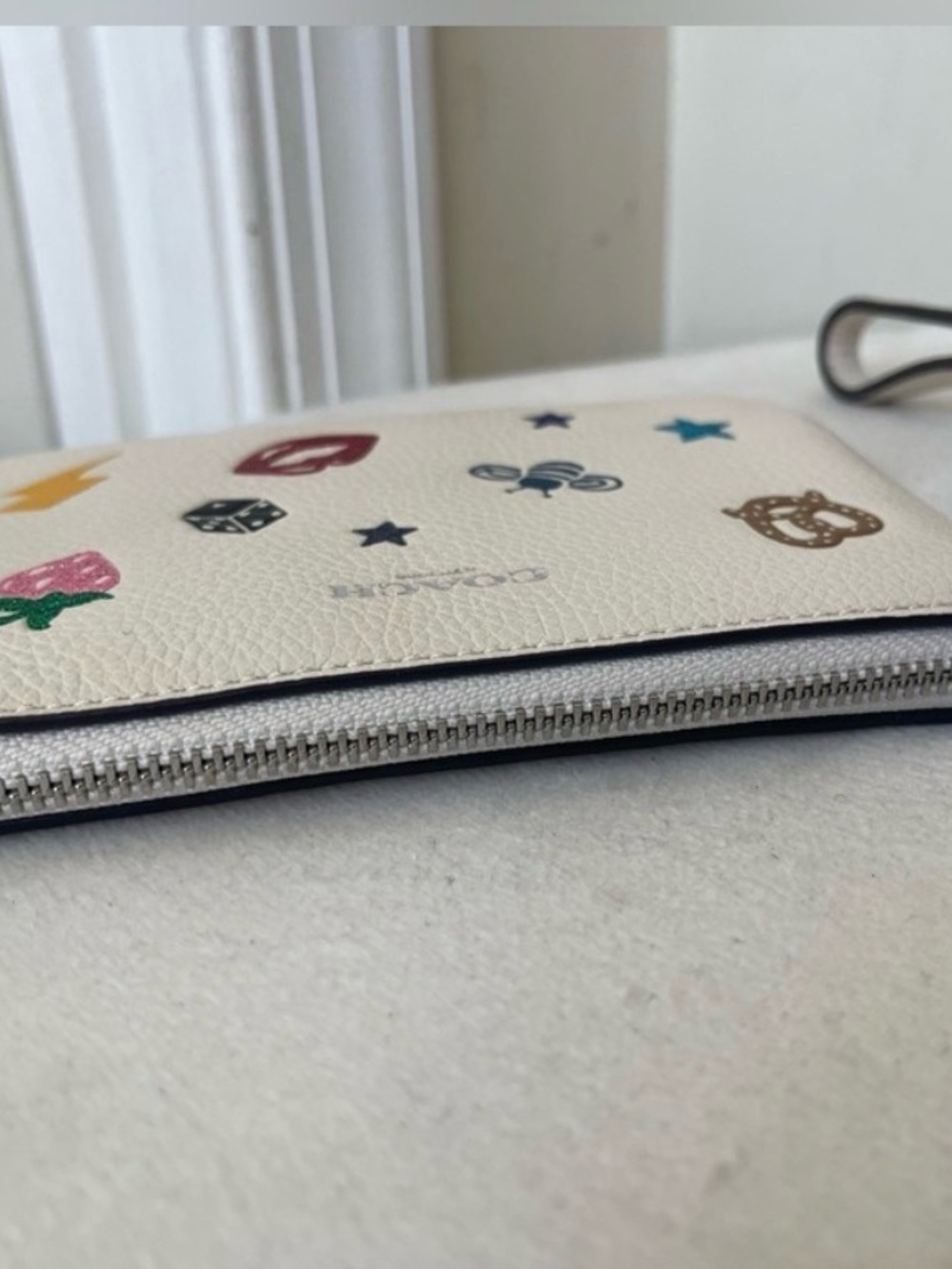 COACH- NWOT! Cream Pebbled Leather Wristlet with Colorful Patch Accents - Picture 4 of 8